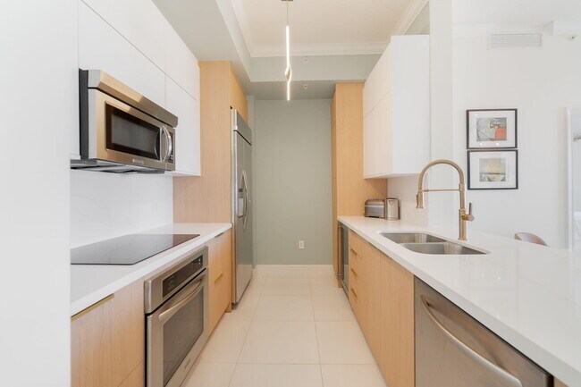 Building Photo - 550 Okeechobee Blvd
