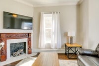 Building Photo - 113 S Mason Ave