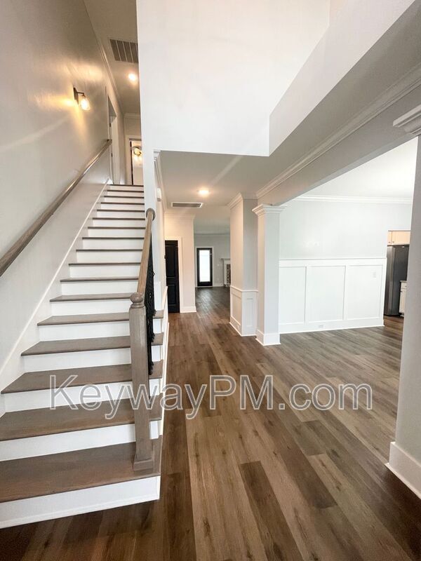 Building Photo - 2217 Laurens St