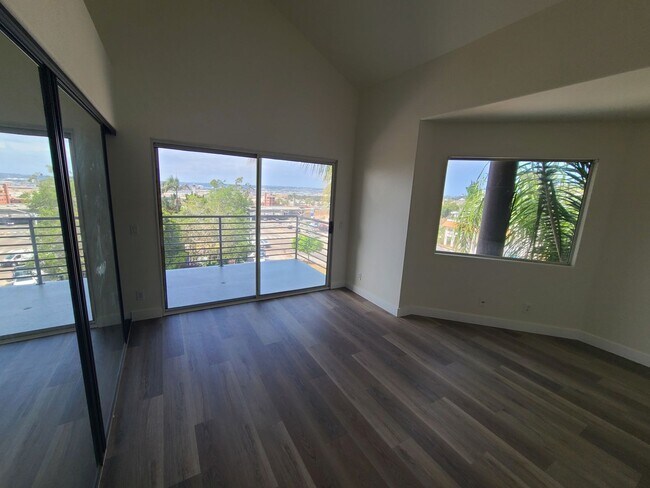 Building Photo - 2 Bed/2.5 Bath plus Large Bonus Room - For...