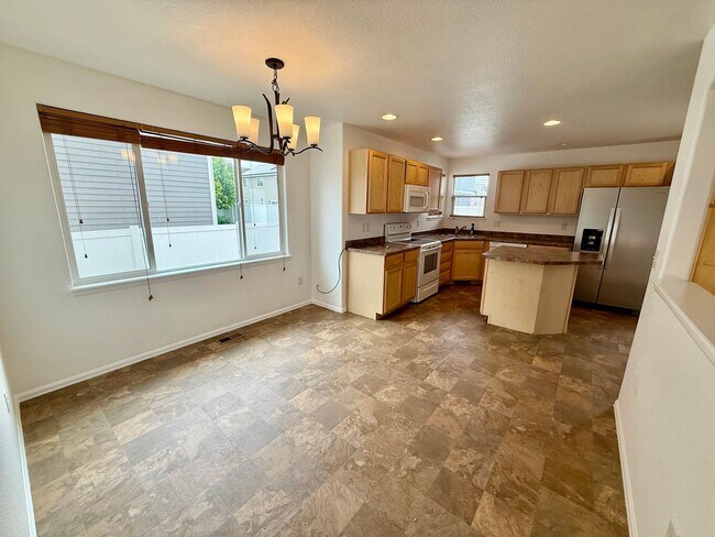 Building Photo - 7545 Back Stretch Dr