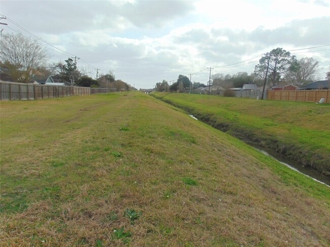 Building Photo - 1809 Edinburg Ave