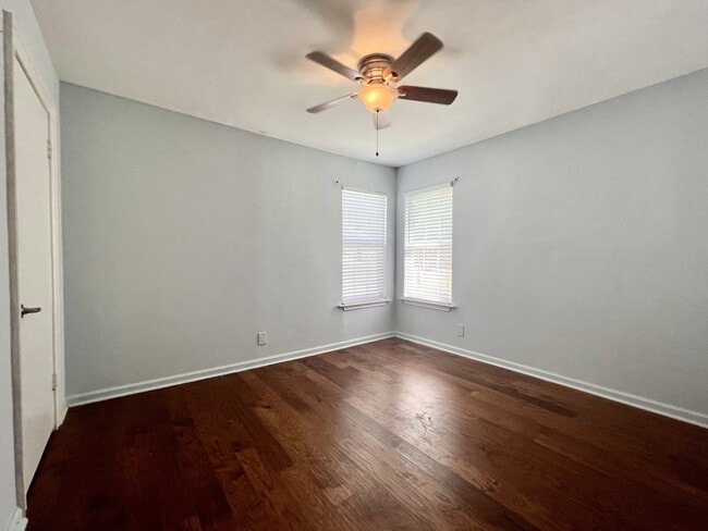 Building Photo - 609 W Odell St