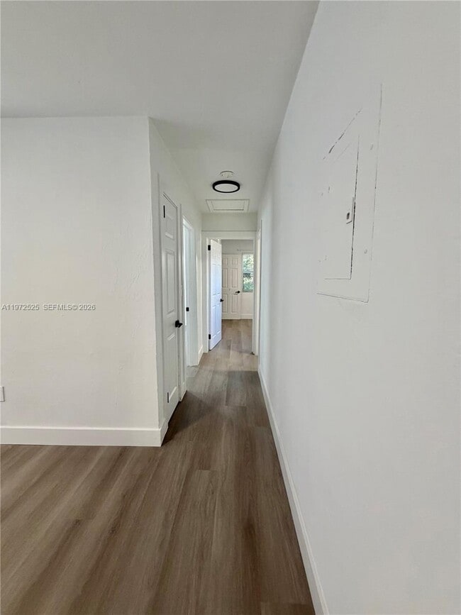 Building Photo - 11 Sidonia Ave