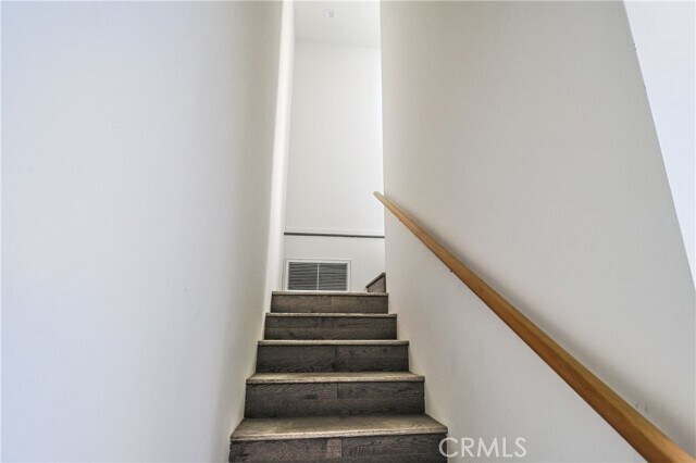 Building Photo - 14754 Gilmore St