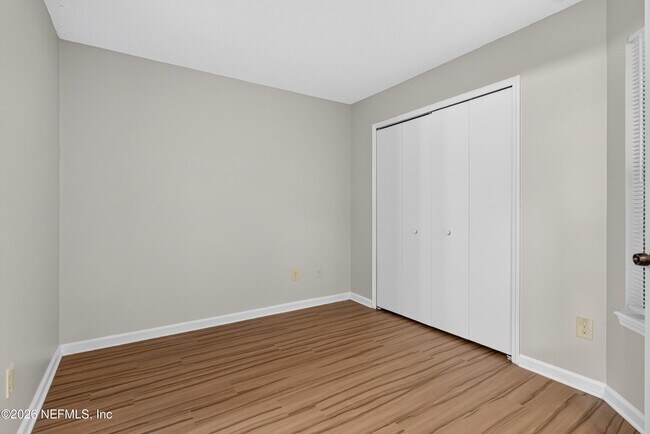Building Photo - 8010 International Village Dr