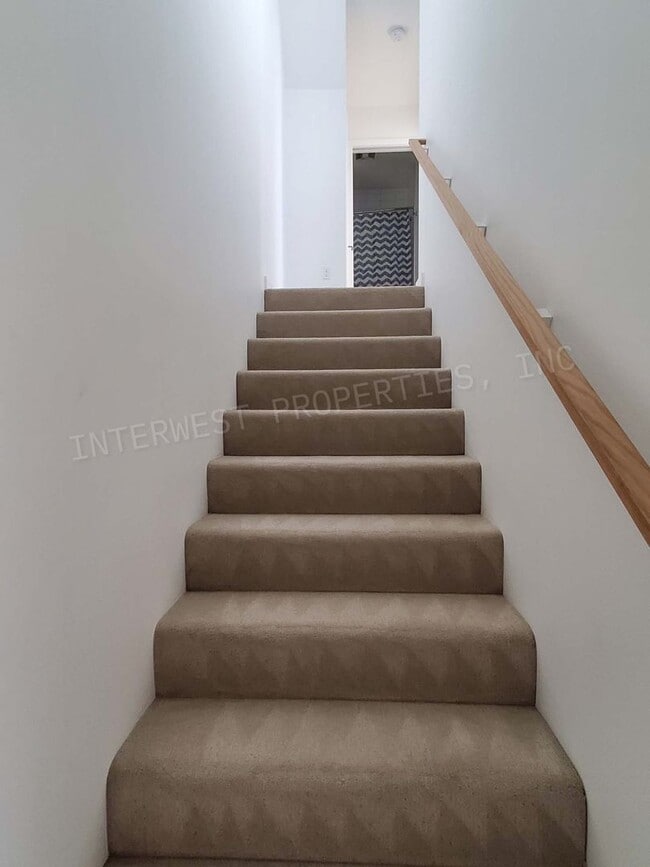 Building Photo - PERE02--*