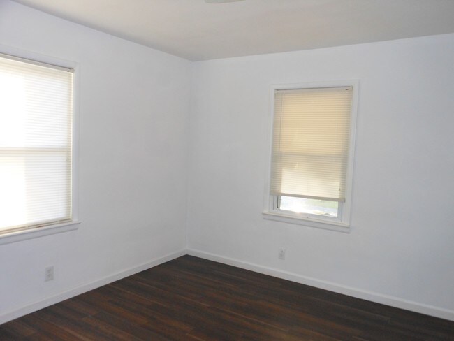 Building Photo - 1200 State St