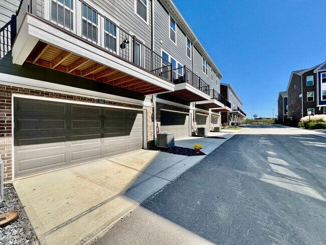 Building Photo - 4 Bedroom, Luxury living in premium location next to Liberty Center and Interstate 75