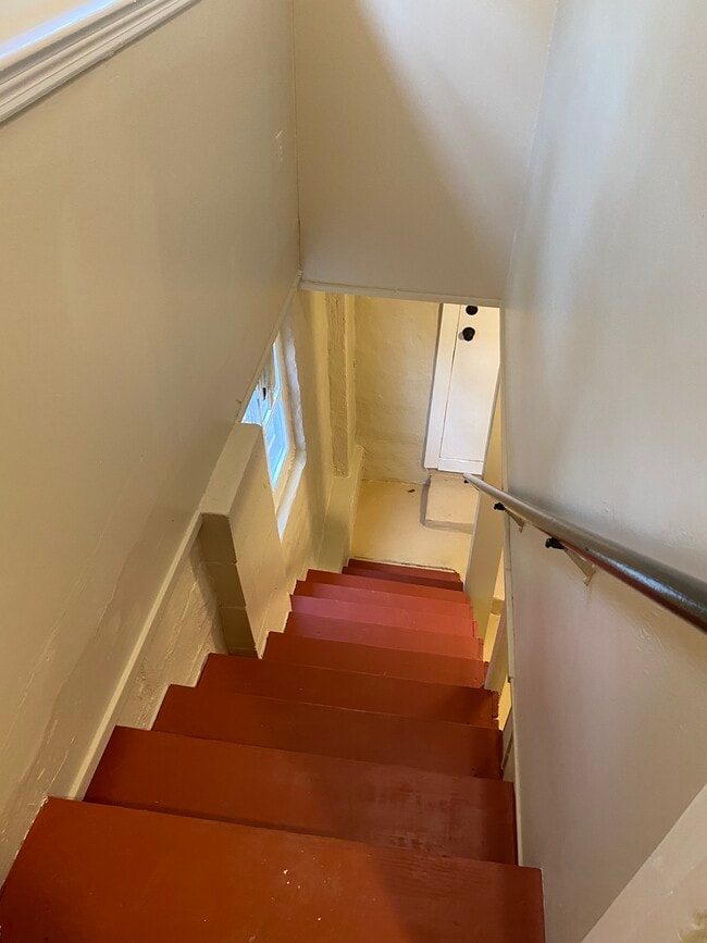 Building Photo - 209 W Church St