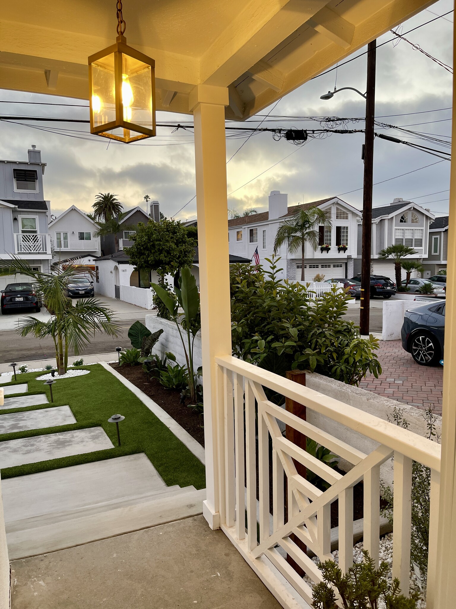 Building Photo - 1606 Steinhart Ave