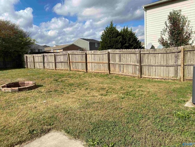 Building Photo - 3071 Lakeland Dr SW