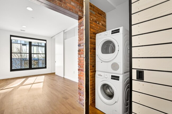 Building Photo - 57 N St NW