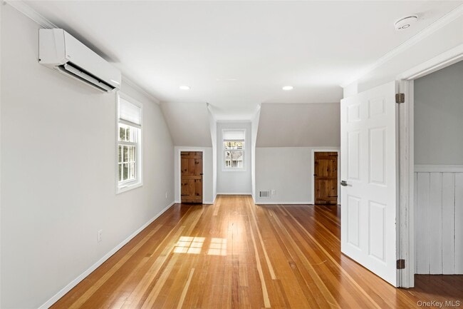 Building Photo - 373 Great River Rd