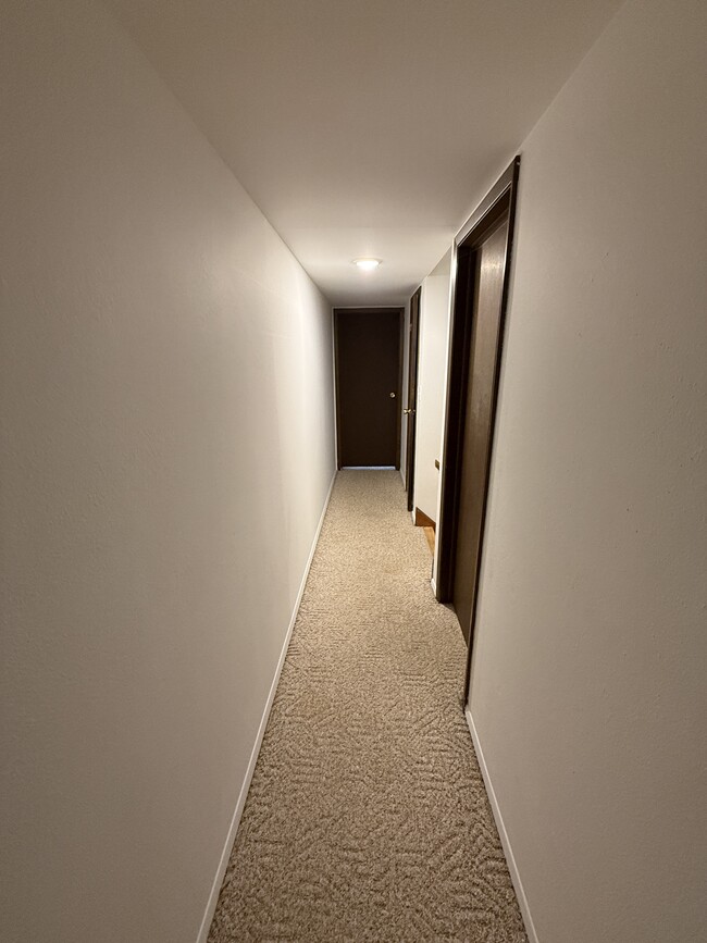 Upstairs Hallway - 1666 University Dr