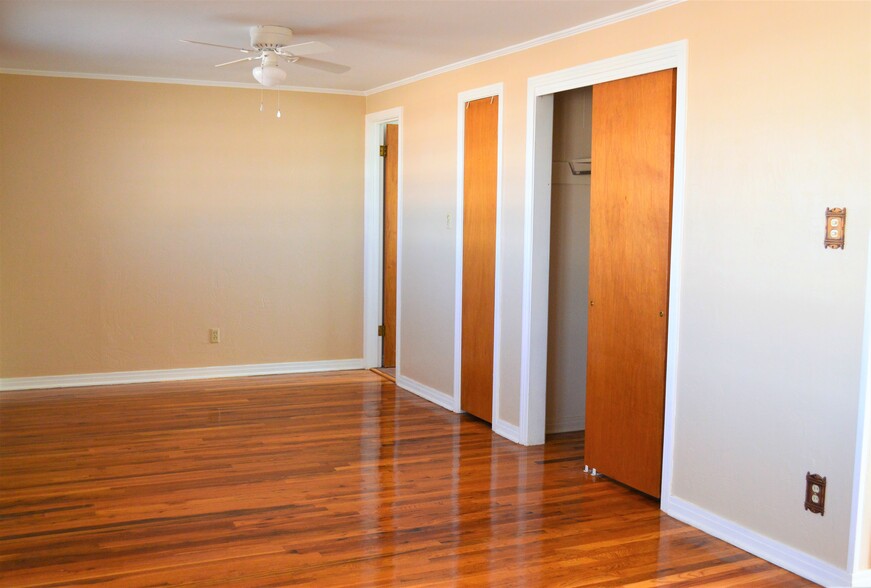 Building Photo - 1800 Plateau Ln