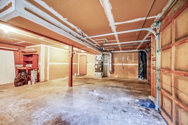 Building Photo - Nice Kingston Home