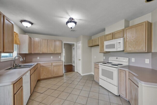 Building Photo - 319 Cape Conroe Dr