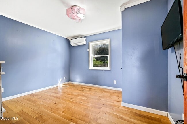 Building Photo - 217 Meade Rd