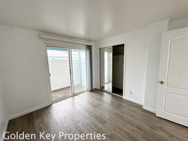 Building Photo - 1BR/1BA Apartment Across From the Beach!