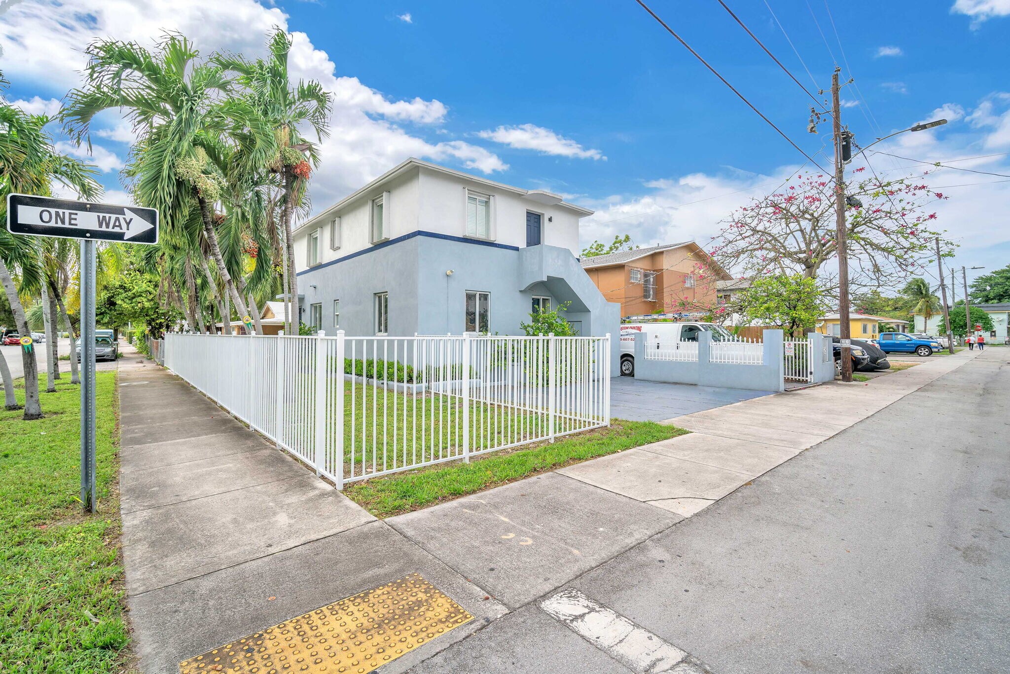 Building Photo - 1801 SW 5th St