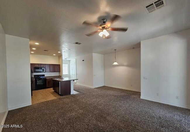 Building Photo - 1456 E 9th St