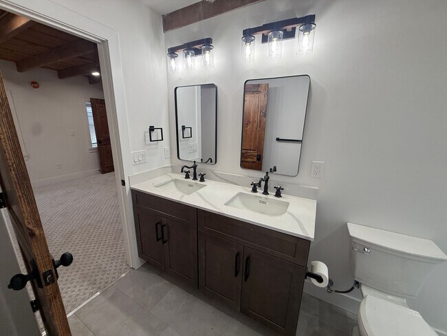 Building Photo - Amazing Brand New Renovated Farmhouse. Don't Miss.