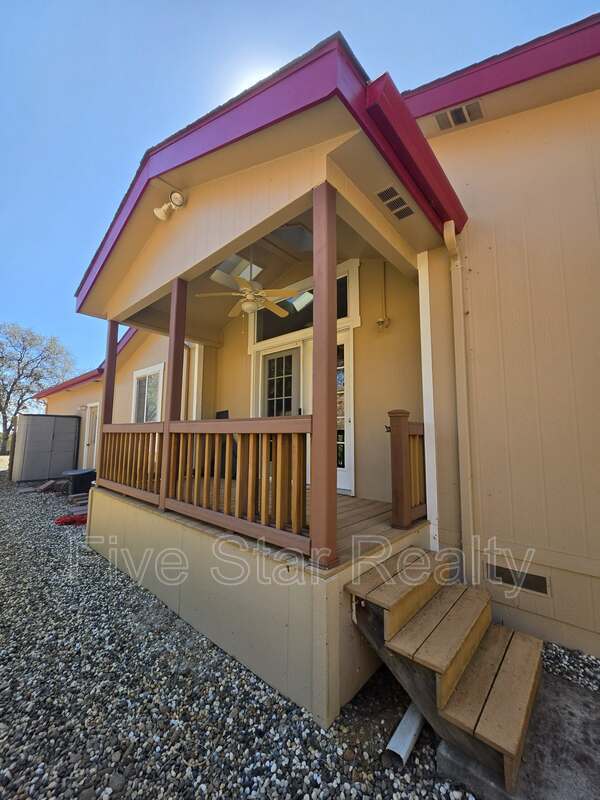 Building Photo - 10806 Township Rd