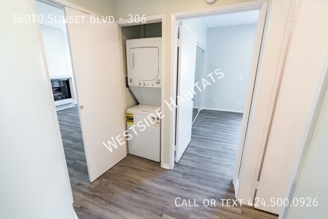 Building Photo - 16070 Sunset Blvd