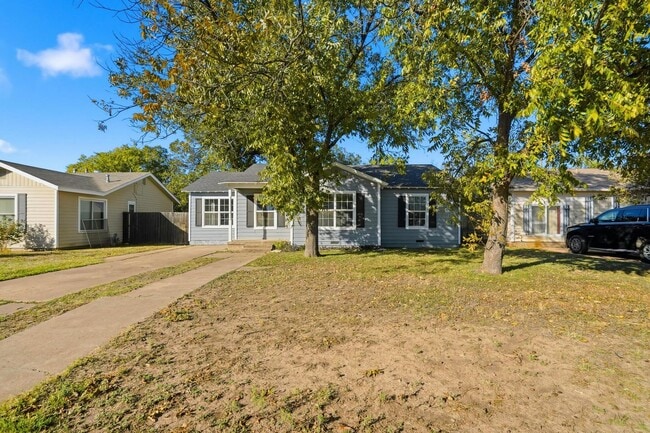 Primary Photo - 2618 S 22nd St