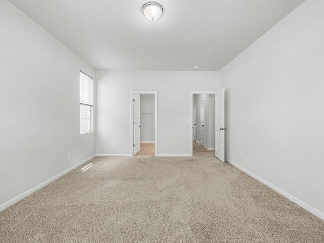 Building Photo - 408 Blockade Shl Ln