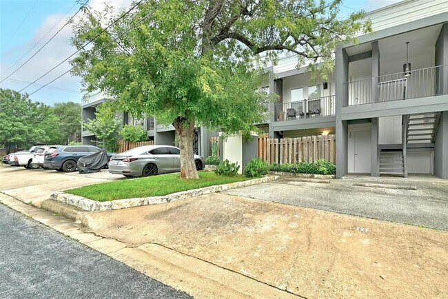 Building Photo - 1509 W 39th 1/2 St