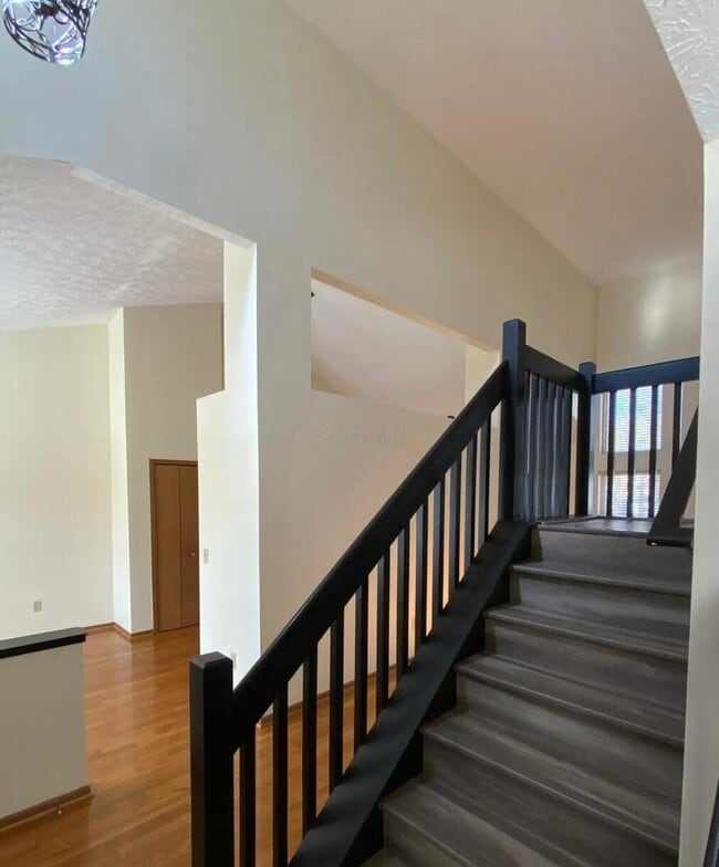 Building Photo - 5476 Mirage Dr