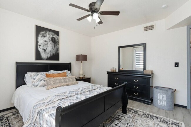 Building Photo - 15402 N 28th St