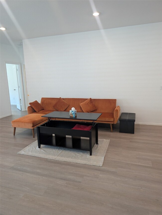 Building Photo - 9918 Highland Harvest Dr