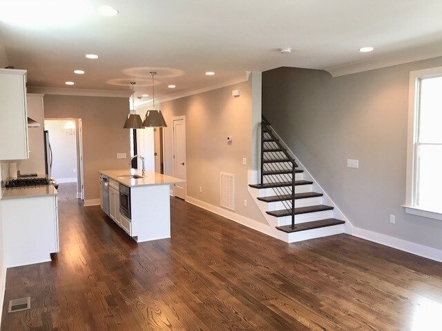 Building Photo - Coming Soon! Great modern rental in The Nations!