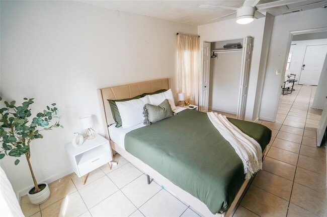 Building Photo - 1361 29th St S