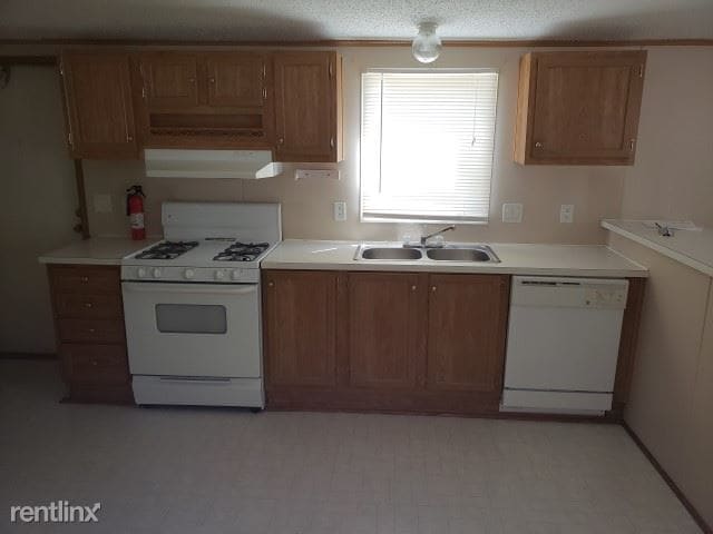 Building Photo - 2 br, 2 bath Mobile Home - 4440 Tuttle Cre...