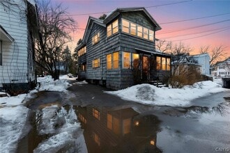 Building Photo - 104 Kincaid Ave