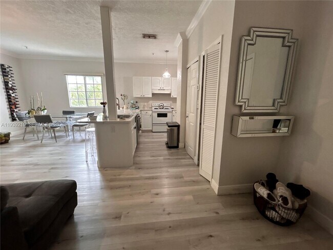 Building Photo - 2734 Bird Ave