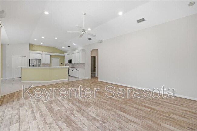 Building Photo - 4956 Bridgehampton Blvd