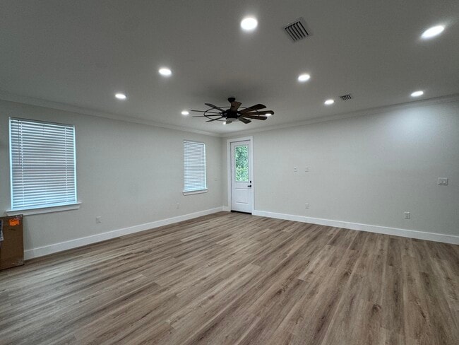 Building Photo - 355 County Line Rd