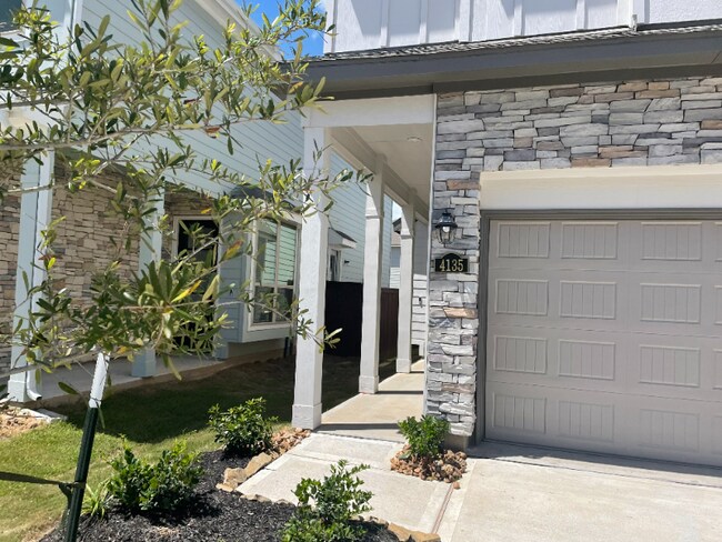 Building Photo - 4135 Balboa Dr