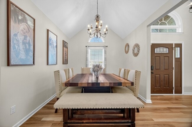 Building Photo - 3019 Cambridge Ct