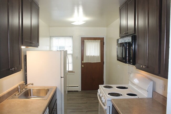 Interior Photo - 233 - *Oak-Crain Property*