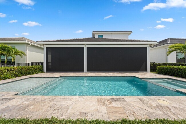 Building Photo - 15664 Merritt Dr