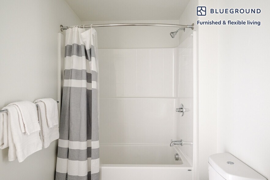 Building Photo - 123 Broadway-SI FL5-ID826