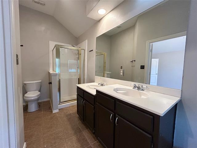 Building Photo - 2114 Montclair Ln