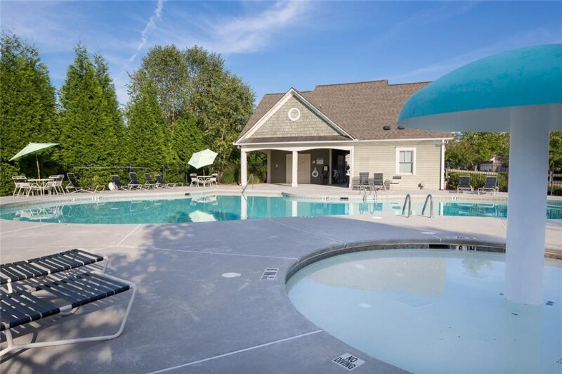 Building Photo - 256 Highland Pointe Cir E