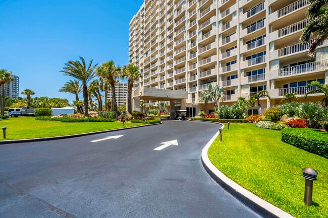 Building Photo - 4301 N Ocean Blvd